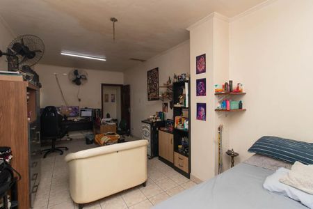 Casa à venda com 205m², 4 quartos e 3 vagas Casa à venda com 205m², 4 quartos e 3 vagasQuarto 3