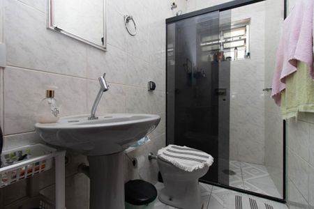 Casa à venda com 205m², 4 quartos e 3 vagas Casa à venda com 205m², 4 quartos e 3 vagasBanheiro 2