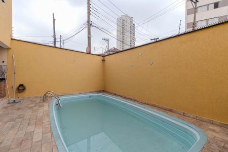 Casa à venda com 205m², 4 quartos e 3 vagas Casa à venda com 205m², 4 quartos e 3 vagasPiscina