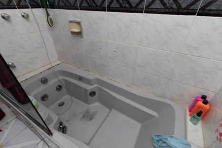 Casa à venda com 205m², 4 quartos e 3 vagas Casa à venda com 205m², 4 quartos e 3 vagasBanheiro da Suíte