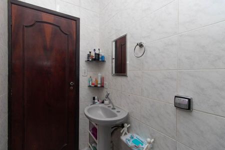 Casa à venda com 205m², 4 quartos e 3 vagas Casa à venda com 205m², 4 quartos e 3 vagasBanheiro 2
