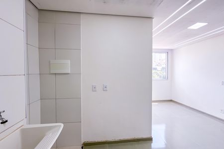 Apartamento à venda com 34m², 2 quartos e sem vaga Apartamento à venda com 34m², 2 quartos e sem vagaCozinha e Área de Serviço