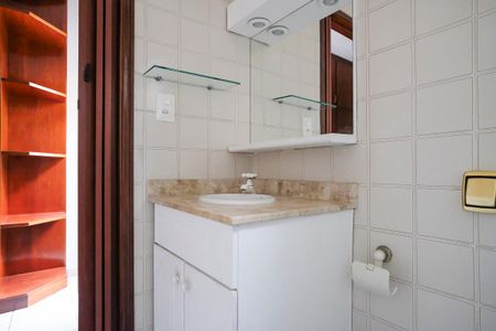 Apartamento para alugar com 105m², 3 quartos e 1 vagaBanheiro da suíte