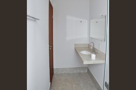 Casa de condomínio para alugar com 220m², 4 quartos e 4 vagas Casa de condomínio para alugar com 220m², 4 quartos e 4 vagasBanheiro 4 (suíte quarto 4)