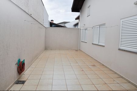 Casa de condomínio para alugar com 220m², 4 quartos e 4 vagas Casa de condomínio para alugar com 220m², 4 quartos e 4 vagasQuintal