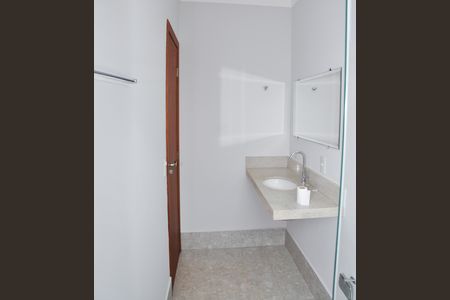 Casa de condomínio para alugar com 220m², 4 quartos e 4 vagas Casa de condomínio para alugar com 220m², 4 quartos e 4 vagasBanheiro 4 (suíte quarto 4)
