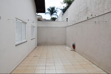 Casa de condomínio para alugar com 220m², 4 quartos e 4 vagas Casa de condomínio para alugar com 220m², 4 quartos e 4 vagasQuintal