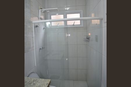 Casa de condomínio para alugar com 220m², 4 quartos e 4 vagas Casa de condomínio para alugar com 220m², 4 quartos e 4 vagasBanheiro 2