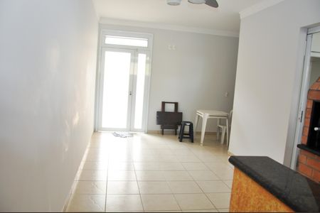 Casa de condomínio para alugar com 220m², 4 quartos e 4 vagas Casa de condomínio para alugar com 220m², 4 quartos e 4 vagasÁrea gourmet