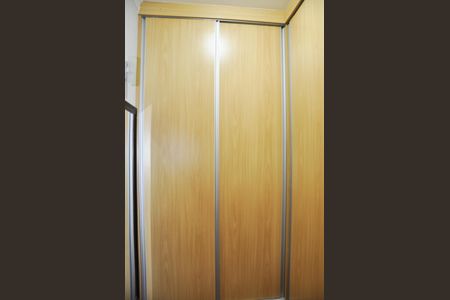 Casa de condomínio para alugar com 220m², 4 quartos e 4 vagas Casa de condomínio para alugar com 220m², 4 quartos e 4 vagasCloset quarto 1