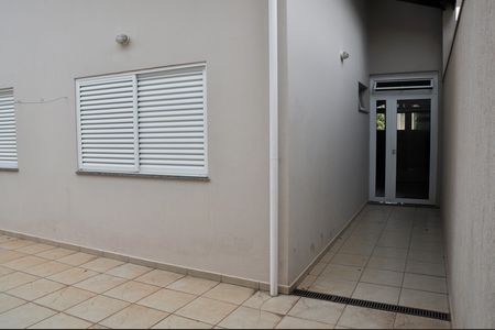 Casa de condomínio para alugar com 220m², 4 quartos e 4 vagas Casa de condomínio para alugar com 220m², 4 quartos e 4 vagasQuintal