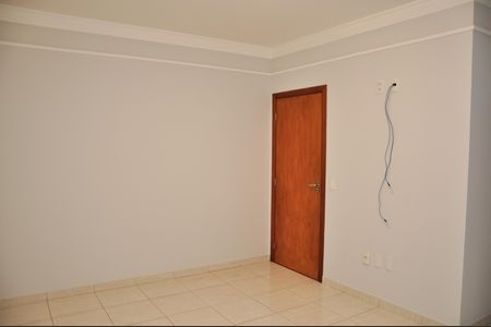 Casa de condomínio para alugar com 220m², 4 quartos e 4 vagas Casa de condomínio para alugar com 220m², 4 quartos e 4 vagasQuarto 4
