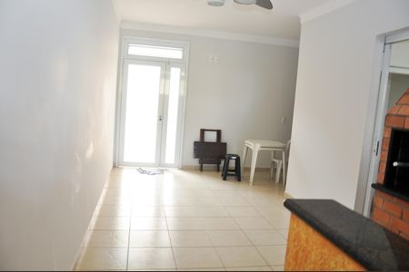 Casa de condomínio para alugar com 220m², 4 quartos e 4 vagas Casa de condomínio para alugar com 220m², 4 quartos e 4 vagasÁrea gourmet