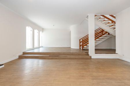 Casa à venda com 252m², 4 quartos e 2 vagasSala