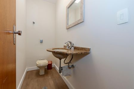 Casa à venda com 252m², 4 quartos e 2 vagasLavabo