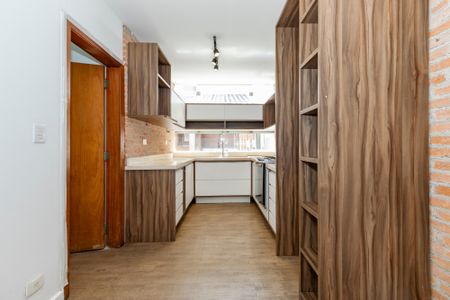 Casa à venda com 252m², 4 quartos e 2 vagasCozinha