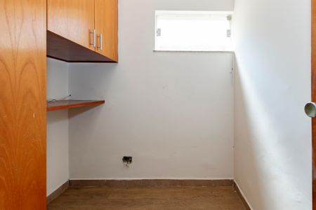 Casa à venda com 252m², 4 quartos e 2 vagasQuarto de Serviço