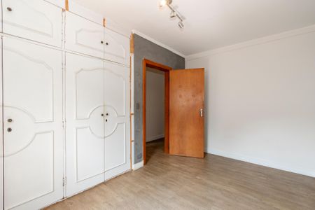 Casa à venda com 252m², 4 quartos e 2 vagasQuarto 2