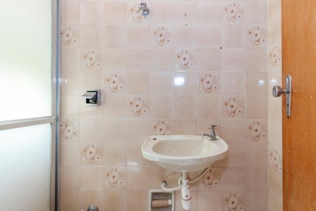 Casa à venda com 252m², 4 quartos e 2 vagasBanheiro de Serviço