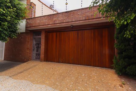 Casa à venda com 360m², 3 quartos e 3 vagasFachada