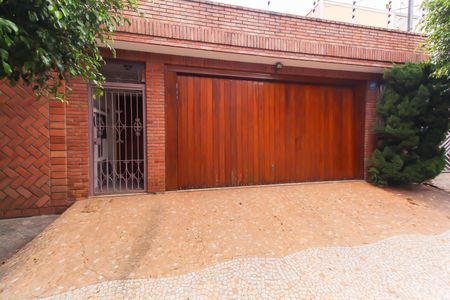 Casa à venda com 360m², 3 quartos e 3 vagasFachada