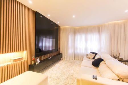 Casa à venda com 360m², 3 quartos e 3 vagasSala