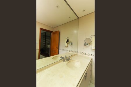 Casa à venda com 360m², 3 quartos e 3 vagasBanheiro da Suíte 1