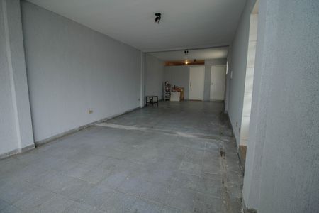 Casa para alugar com 212m², 4 quartos e 4 vagas Casa para alugar com 212m², 4 quartos e 4 vagasGaragem