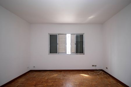 Casa para alugar com 212m², 4 quartos e 4 vagas Casa para alugar com 212m², 4 quartos e 4 vagasQuarto 1