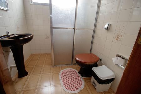Casa para alugar com 212m², 4 quartos e 4 vagas Casa para alugar com 212m², 4 quartos e 4 vagasBanheiro