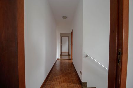 Casa para alugar com 212m², 4 quartos e 4 vagas Casa para alugar com 212m², 4 quartos e 4 vagasCorredor dos Quartos