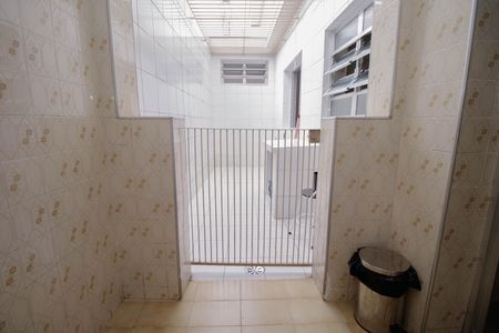 Casa para alugar com 212m², 4 quartos e 4 vagas Casa para alugar com 212m², 4 quartos e 4 vagasQuintal