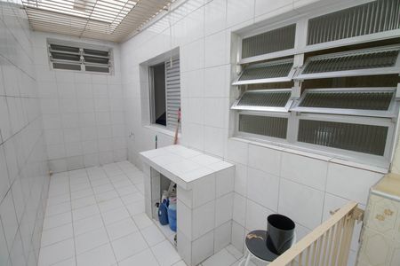 Casa para alugar com 212m², 4 quartos e 4 vagas Casa para alugar com 212m², 4 quartos e 4 vagasQuintal
