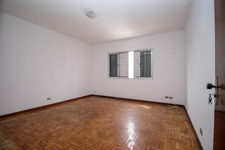 Casa para alugar com 212m², 4 quartos e 4 vagas Casa para alugar com 212m², 4 quartos e 4 vagasQuarto 1