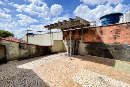 Casa à venda com 200m², 3 quartos e 4 vagasÁrea de Serviço