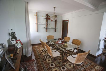 Apartamento à venda com 265m², 4 quartos e 4 vagas Apartamento à venda com 265m², 4 quartos e 4 vagasSala de Jantar