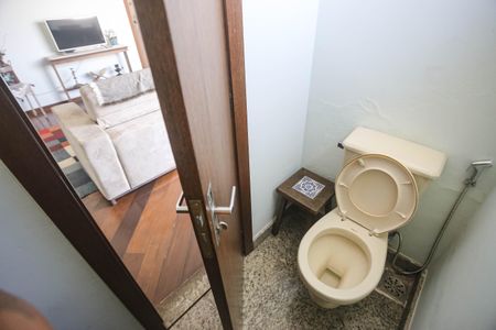 Apartamento à venda com 265m², 4 quartos e 4 vagas Apartamento à venda com 265m², 4 quartos e 4 vagasLavabo