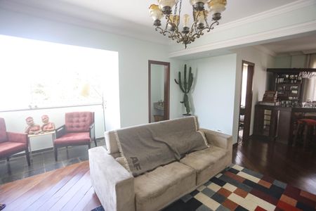 Apartamento à venda com 265m², 4 quartos e 4 vagas Apartamento à venda com 265m², 4 quartos e 4 vagasSala 2