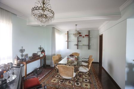 Apartamento à venda com 265m², 4 quartos e 4 vagas Apartamento à venda com 265m², 4 quartos e 4 vagasSala de Jantar