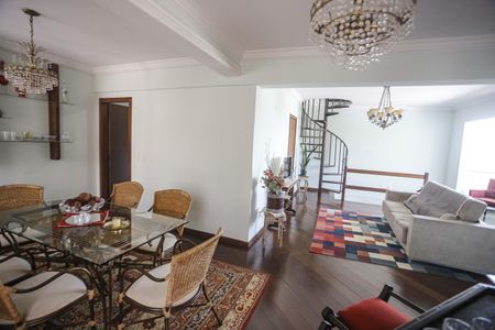 Apartamento à venda com 265m², 4 quartos e 4 vagas Apartamento à venda com 265m², 4 quartos e 4 vagasSala de Jantar