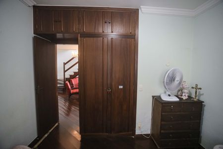 Apartamento à venda com 265m², 4 quartos e 4 vagas Apartamento à venda com 265m², 4 quartos e 4 vagasQuarto 1