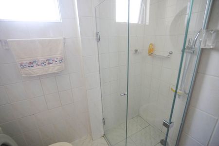 Apartamento à venda com 265m², 4 quartos e 4 vagas Apartamento à venda com 265m², 4 quartos e 4 vagasBanheiro 2
