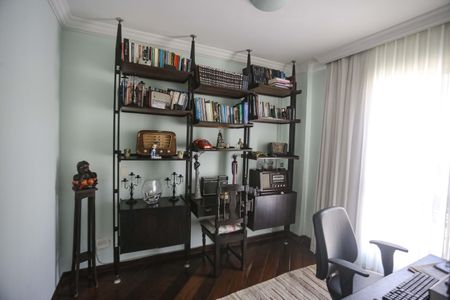 Apartamento à venda com 265m², 4 quartos e 4 vagas Apartamento à venda com 265m², 4 quartos e 4 vagasQuarto 4/Escritório