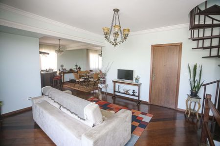 Apartamento à venda com 265m², 4 quartos e 4 vagas Apartamento à venda com 265m², 4 quartos e 4 vagasSala 2