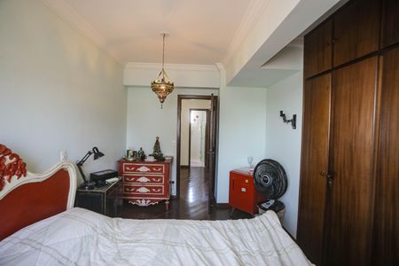 Apartamento à venda com 265m², 4 quartos e 4 vagas Apartamento à venda com 265m², 4 quartos e 4 vagasQuarto 3