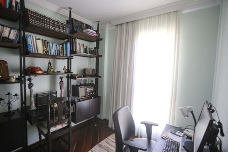 Apartamento à venda com 265m², 4 quartos e 4 vagas Apartamento à venda com 265m², 4 quartos e 4 vagasQuarto 4/Escritório