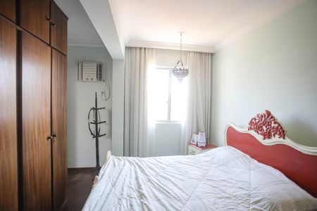 Apartamento à venda com 265m², 4 quartos e 4 vagas Apartamento à venda com 265m², 4 quartos e 4 vagasQuarto 3