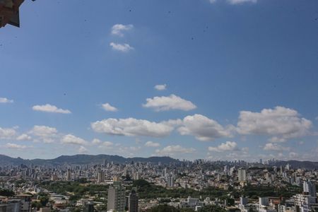 Apartamento à venda com 265m², 4 quartos e 4 vagas Apartamento à venda com 265m², 4 quartos e 4 vagasVista