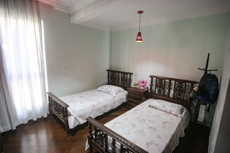 Apartamento à venda com 265m², 4 quartos e 4 vagas Apartamento à venda com 265m², 4 quartos e 4 vagasQuarto 2