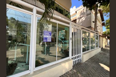 Apartamento para alugar com 58m², 2 quartos e 1 vaga Apartamento para alugar com 58m², 2 quartos e 1 vagaFachada